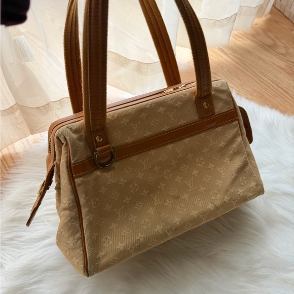 Authentic Louis Vuitton Josephine PM hand bag - Picture 4 of 9